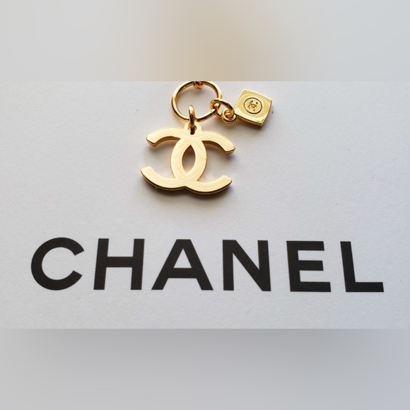 Authentic CHANEL CC Holiday Double Charm Pendant Bag charm Necklace Charm - Picture 7 of 16